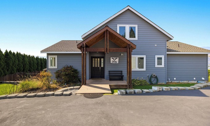 Manson House | Spacious Lakeview Retreat w/Hot Tub & Game Room!