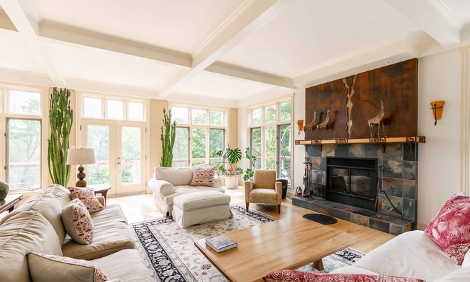 Saint-Hippolyte House | Spacious Laurentian Retreat: Xmas/NY available!