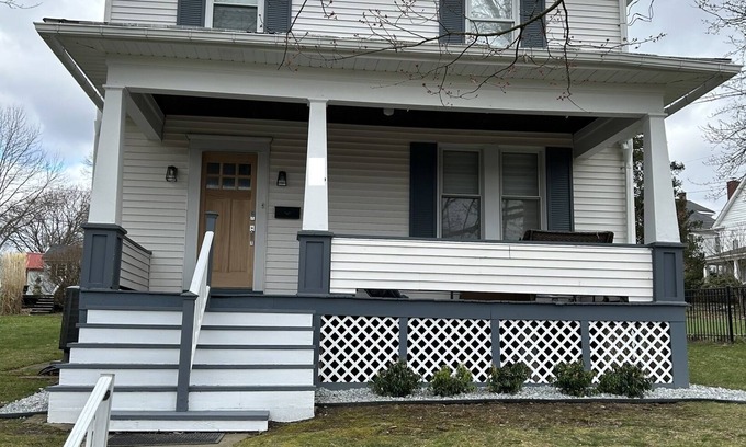 Ligonier House | Spacious Ligonier Home 3/3 .3m to downtown. New amenities, central heat, A/C!