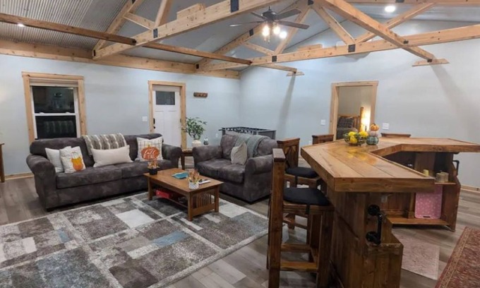 Laurelville Cabin | Spacious Lux Cabin. Close to HH State Park & More!