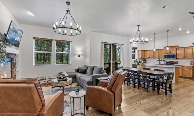 Flagstaff House | Spacious Luxury Family Home in the Pines | Patio Dining + Firepit + Gym + Office