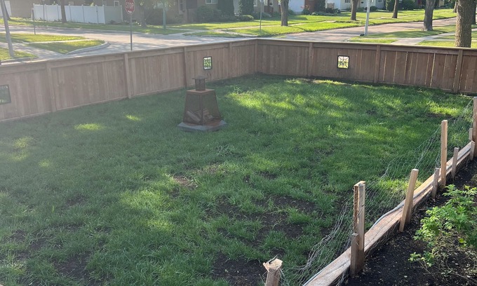 Tuxedo House | Spacious modern home with fully fenced yard. Pet friendly! Quiet neighbourhood.