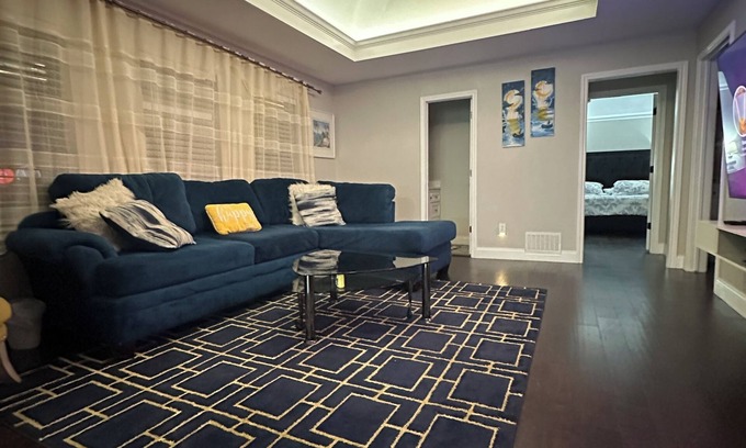 Garland House | Spacious Modern House with Outdoors for Solo Family & Group Friendly in DFW