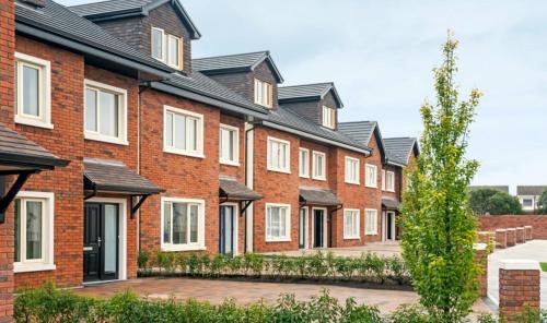 Beaumont House | Spacious, modern room for families in a shared family home