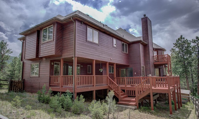 Pine House | Spacious mountain home