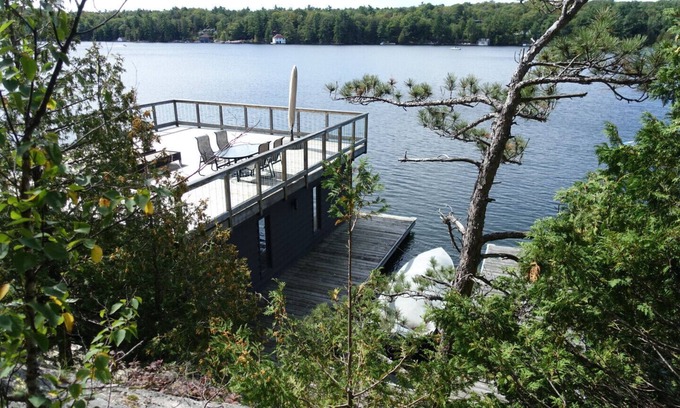 Seguin Cottage | Spacious Muskoka Cottage on Lake Joseph w Boathouse