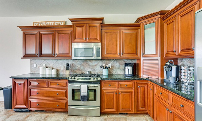 Bella Vista House | Spacious Oak Run Home w/Panoramic Mountain Views!