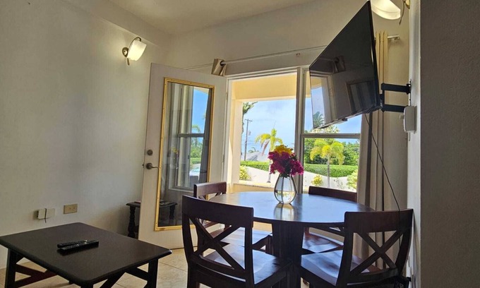 Crosbies Apartment | Spacious Ocean-View 2-Bedroom Apartment with Full Kitchen & Balcony