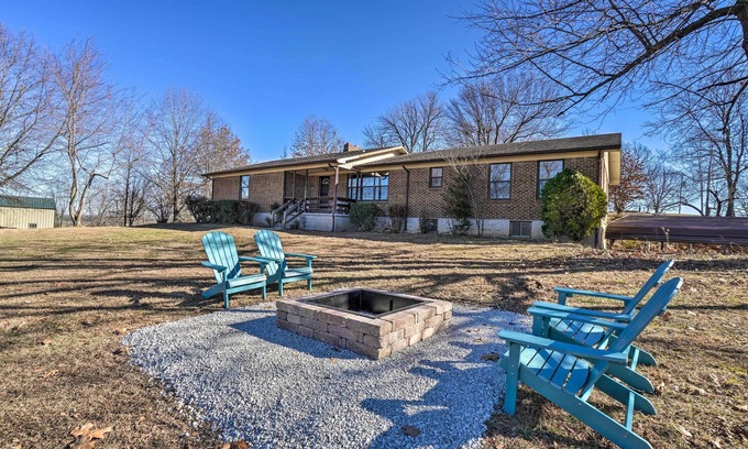 Omaha House | Spacious Omaha House w/Deck & Mountain Views!