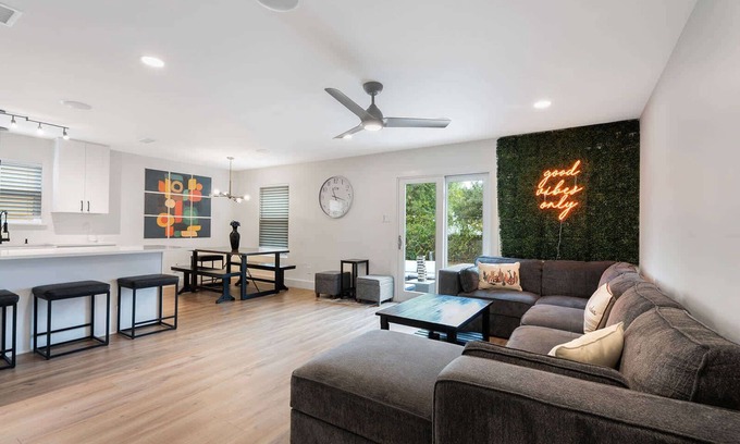 Austin House | Spacious & Open S Austin Home - Good Vibes Getaway