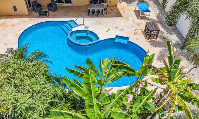 Tropic Palms House | Spacious Palm Paradise Retreat -Heated Pool East Delray - Near The Beach- 4/3