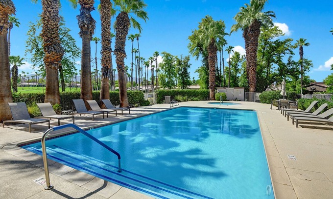 Palm Desert Condo | Spacious, Pet Friendly, 2 Bedroom with Moutain, Lake and Fairway Views!
