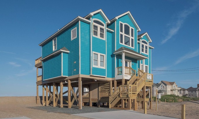 Rodanthe House | Spacious Pet-Friendly Oceanfront Oasis in Rodanthe