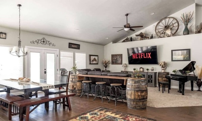 Grantsville House | Spacious Retreat for over 32 Parking, Horse Stalls