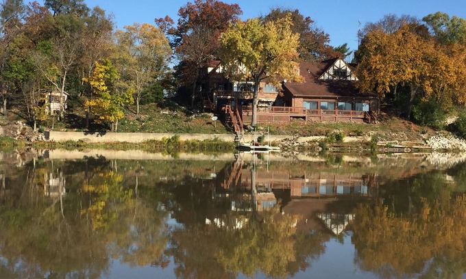 Colton Apartment | Spacious room in Tudor home overlooking the Maumee river near Metro Parks. Wifi