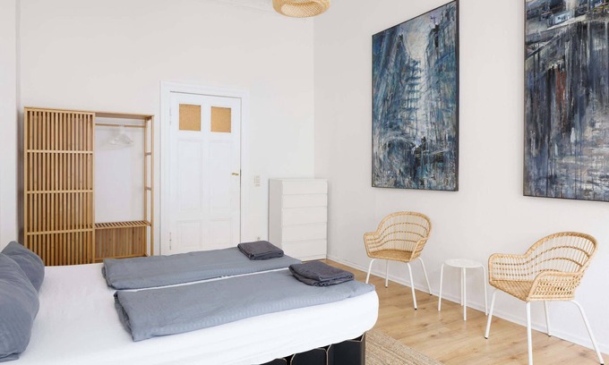Friedrichshain-Kreuzberg Apartment | Spacious Room in the Center of Berlin 3