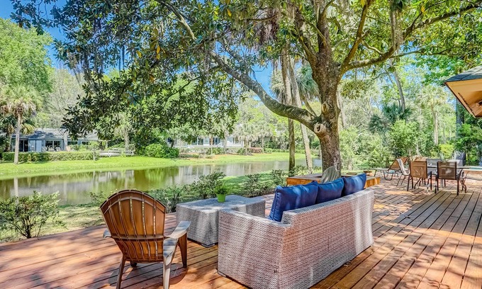 Sea Pines House | Spacious Sea Pines home with private swimming pool, spa, deck, & pool table