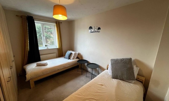 Luton House | Spacious Stays Luton