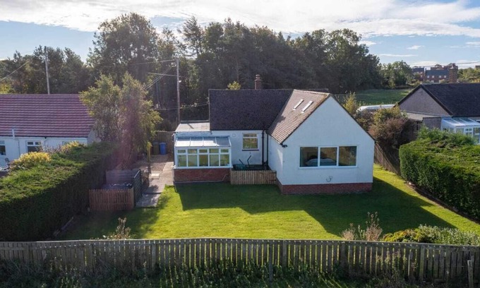 Shilbottle House | Spacious - Stunning Views - Close to Coast/Castles