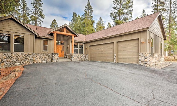Deer Park House | Spacious Sunriver Home with Hot Tub and Gas Grill