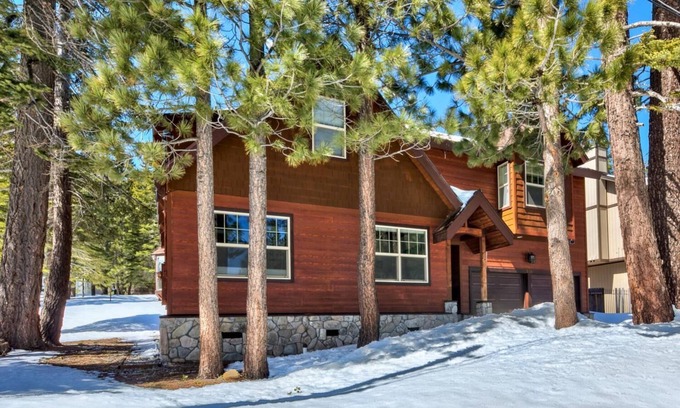 North Upper Truckee House | Spacious Tahoe Chalet Downstairs living, family room and more!