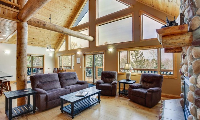 Lead House | Spacious Terry Peak Cabin Less Than 1 Mi to Ski Lift