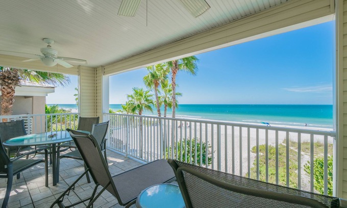 Indian Rocks Beach Condo | Spacious top floor 3 bedroom condo overlooking the beautiful Gulf of America!
