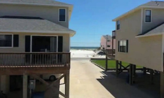 Gulf Shores House | Spacious Townhome Steps To Ocean or Lagoon- Partial Ocean Views, POOL