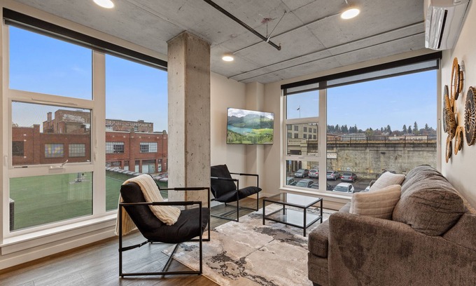 Downtown Spokane Apartment | Spacious Urban Luxury Living with Free Parking