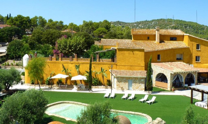 Can Trabal Villa | Spacious villa in Can Trabal with private pool and jacuzzi 980 m²