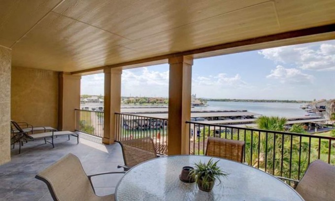 Horseshoe Bay Condo | Spacious Waters Resort 3/2 Condo with Views of Lake LBJn