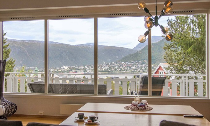 Tromso Apartment | Spacious with a great view over Tromsø