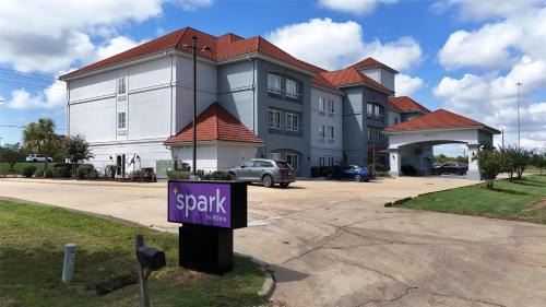 Brandon Hotel | Spark by Hilton Brandon