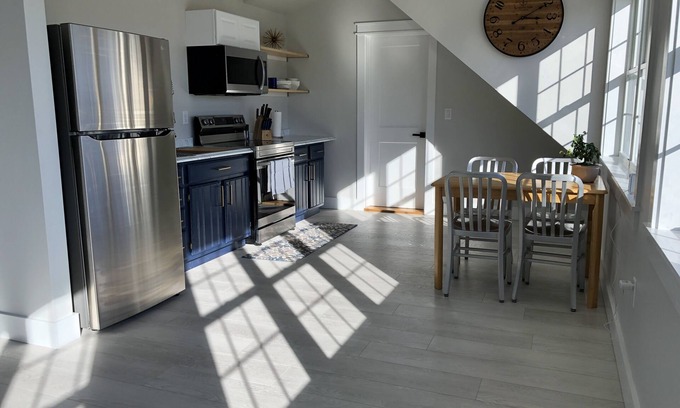 Bristol Apartment | Sparkling New Apartment!