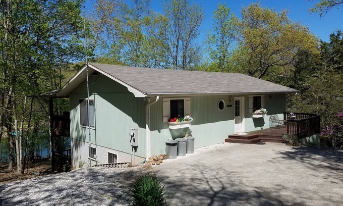 Lost Bridge Village House | Sparky's-Lakefront, Beautiful Shoreline- Close to Swim Pool & Marina!