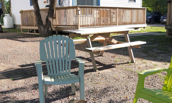 Lavigne Cottage | Sparrow #10 Graceland Cottages