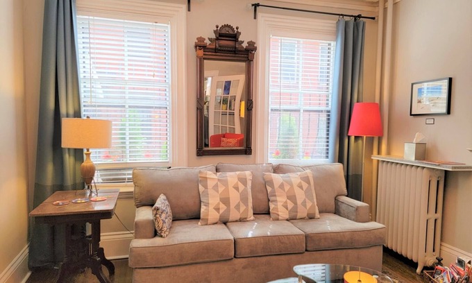 Highland Park Apartment | Special!excellent, Sunny! Duplex! Pvt! Condo! 1.5 Miles to Center