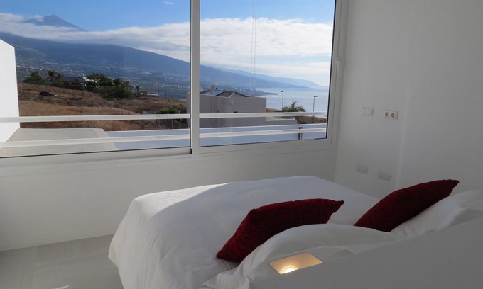 La Quinta Villa | SPECIAL OFFER, Very bright house overlooking the Teide and the sea