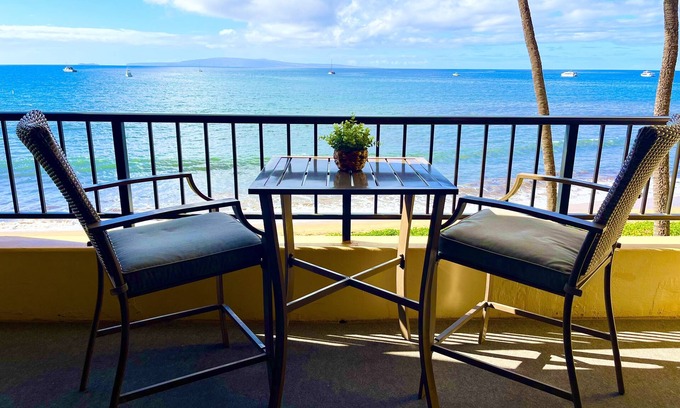 Kihei Resort | Special Rates Beautiful Beachfront one bedroom condo, Free Parking, Washer/Dryer