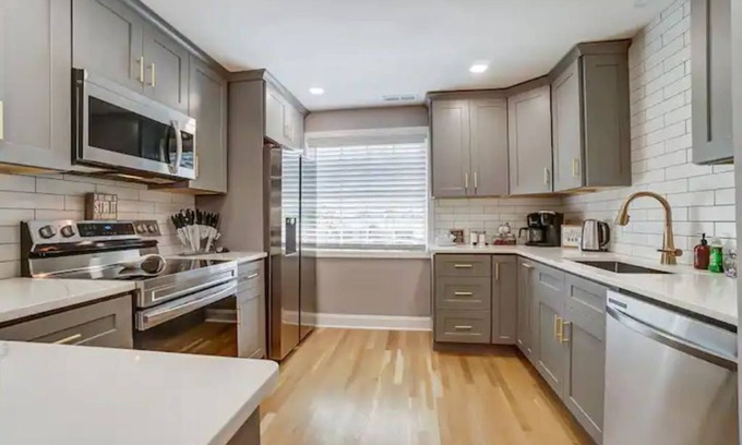 Roselawn Finance House | Special Rates-Sleeps 9- 2 Bath-Oakley Uptown Cincy