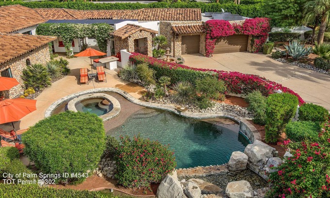 Palm Springs Villa | SPECTACULAR GATED ESTATE IN HISTORIC MOVIE COLONY nOctober special!