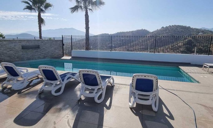 Coin Villa | Spectacular luxury villa La Mirage in the mountains
