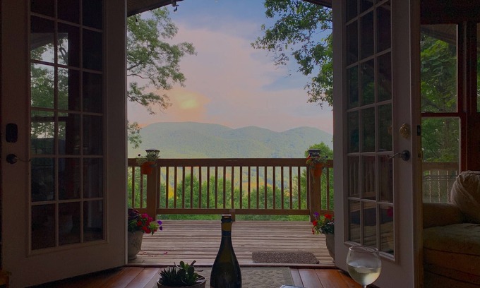 Sky Valley House | Spectacular mountain views *** HANGOVER MOUNTAIN***