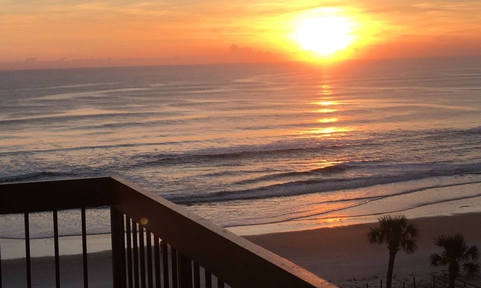 Ormond-by-the-Sea Condo | SPECTACULAR OCEAN VIEWS SOUTH! OCEAN FRONT CONDO- HEATED POOL! GREAT RATES!