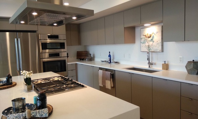 Roosevelt Condo | Spectacular Portland on The Park Unit with 2 Master Bedroom Suites