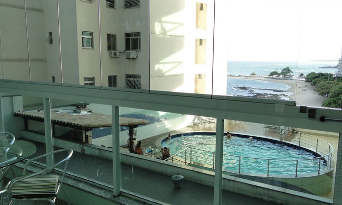 Centro Apartment | SPECTACULAR ROOM /ROOM, GREAT LOCATION, FRONT TO BEACH OF CASTANHEIRAS