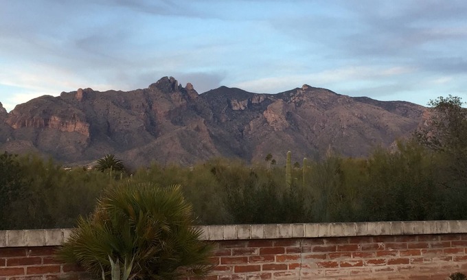 Catalina Foothills Estates House | Spectacular Views and Privacy