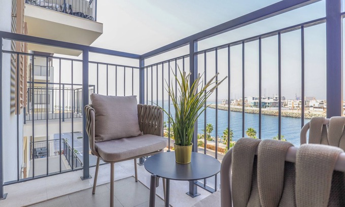 Dubai Apartment | Spectacular Waterfront Apartment in La Mer
