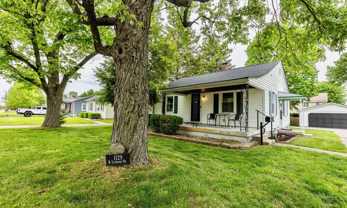 Speedway House | Speedway "Finish Line" House