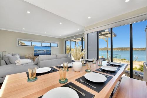 Speers Point House | Speers Point Lakeviews on The Esplanade